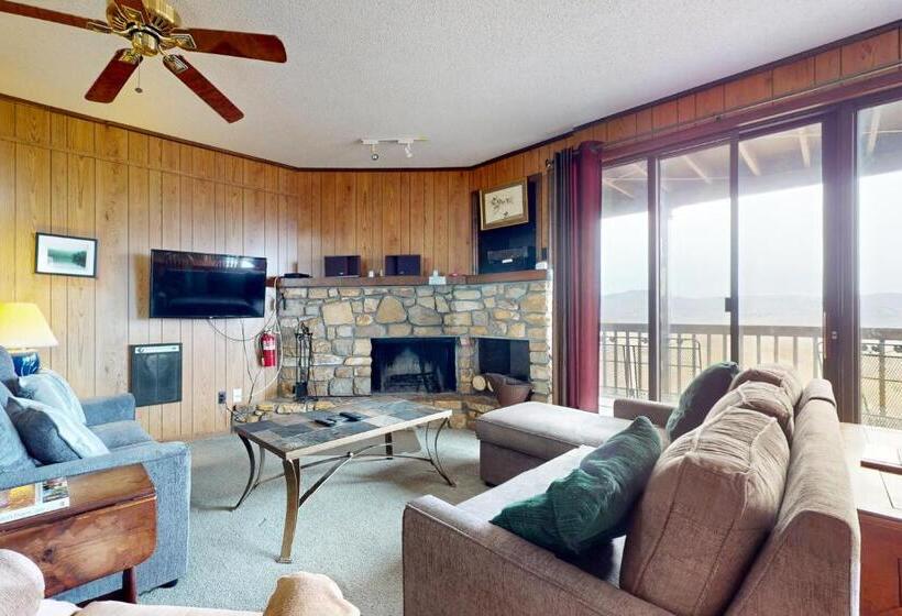 ホテル Skyleaf Villa 702