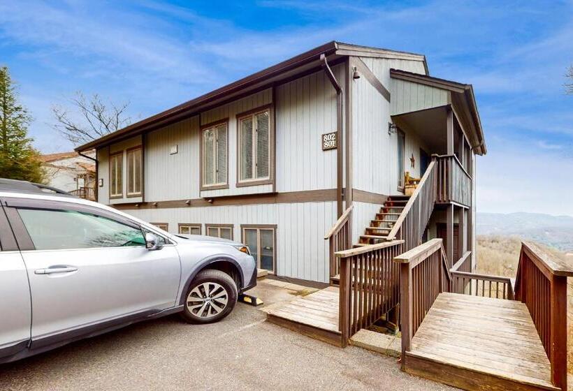 ホテル Skyleaf Villa 702