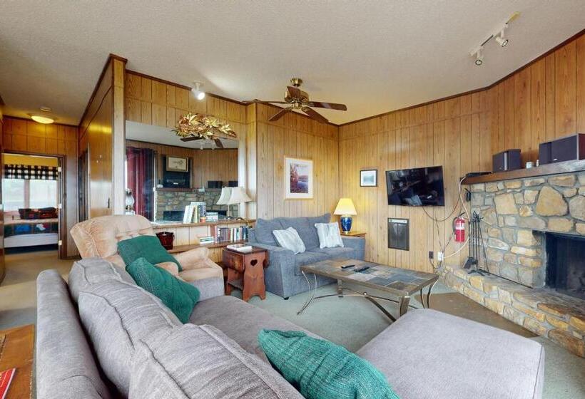 ホテル Skyleaf Villa 702