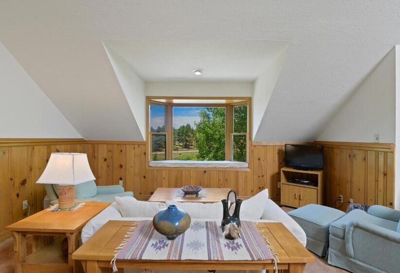 Отель Snowfire 312a