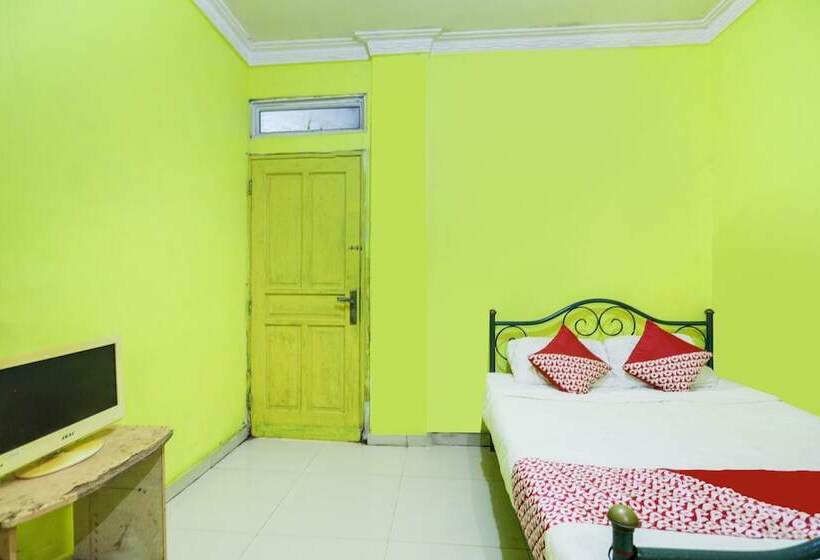 酒店 Spot On 91879 Emes Jaya Homestay