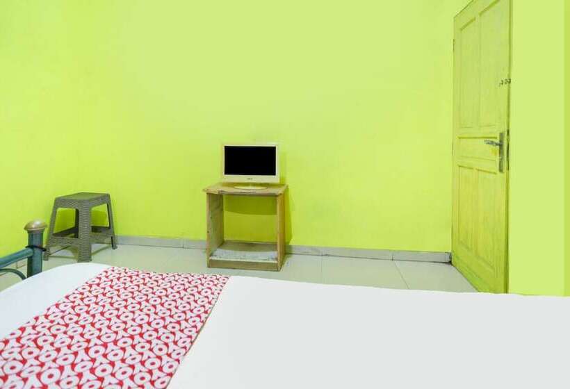 酒店 Spot On 91879 Emes Jaya Homestay