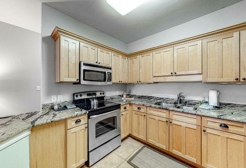 فندق Topsail Village Away On Wildflower