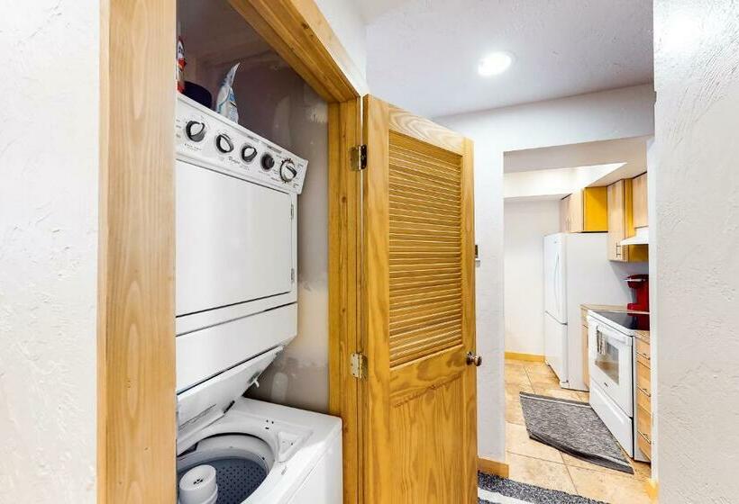 בית מלון כפרי Town & Country