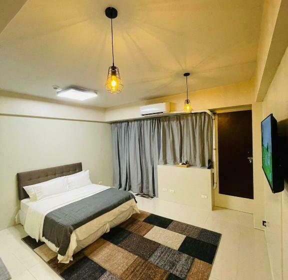 One Palm Tree Villas Short Walk Via Runway Manila Naia T3