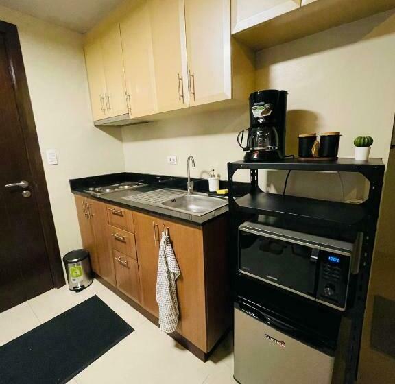 One Palm Tree Villas Short Walk Via Runway Manila Naia T3