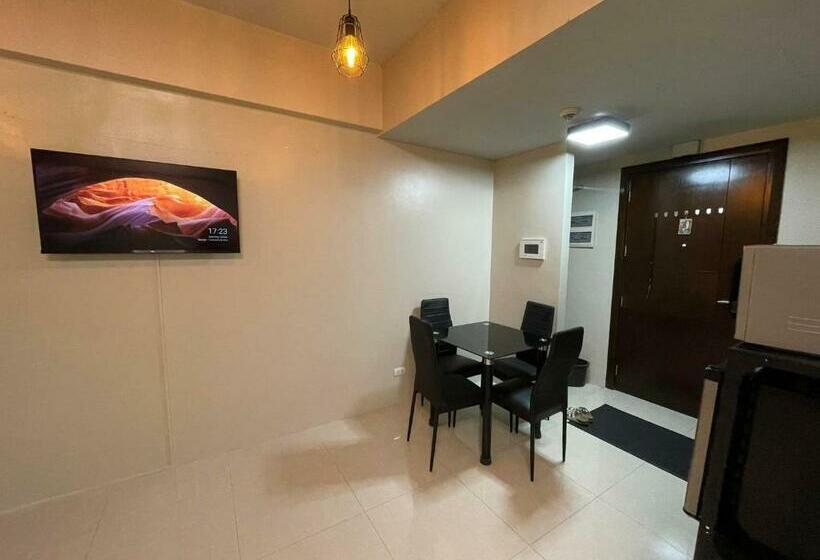 One Palm Tree Villas Short Walk Via Runway Manila Naia T3