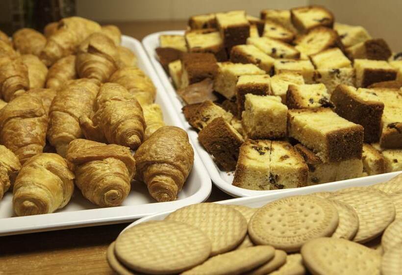 Penelope Beach Hotel Apts