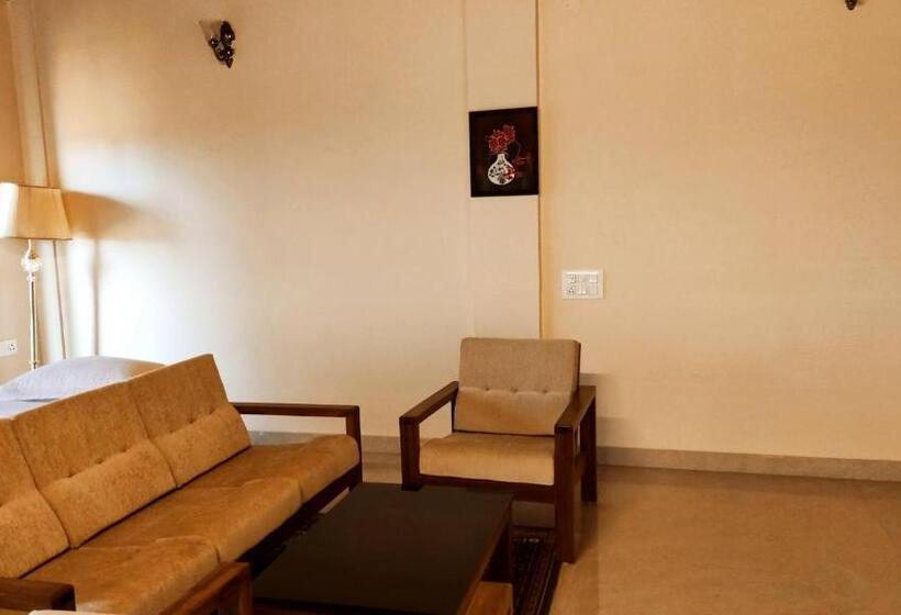 تختخواب و صبحانه Badami Heritage Resort