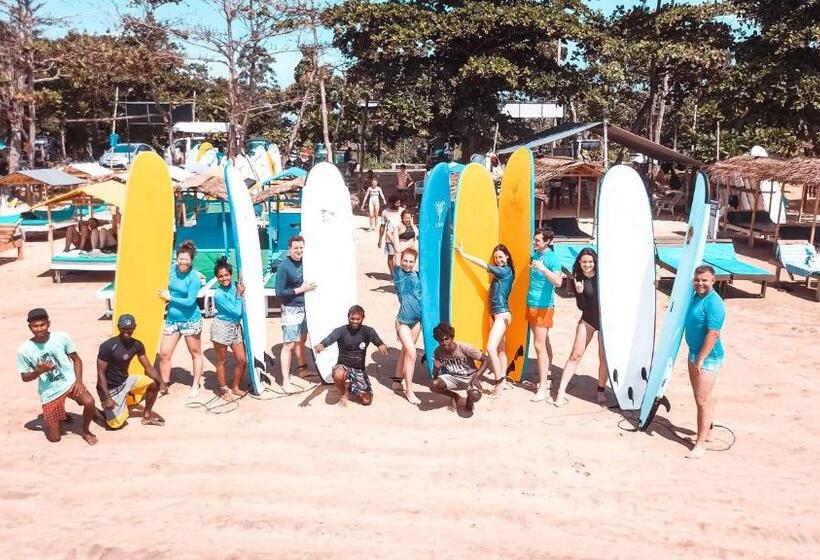 Bed and Breakfast Lucky S Surf Camp