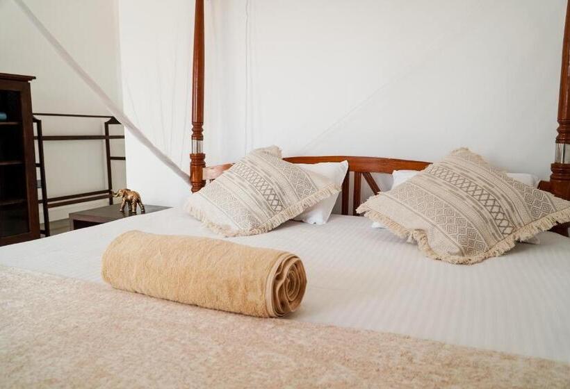 Bed and Breakfast Lucky S Surf Camp