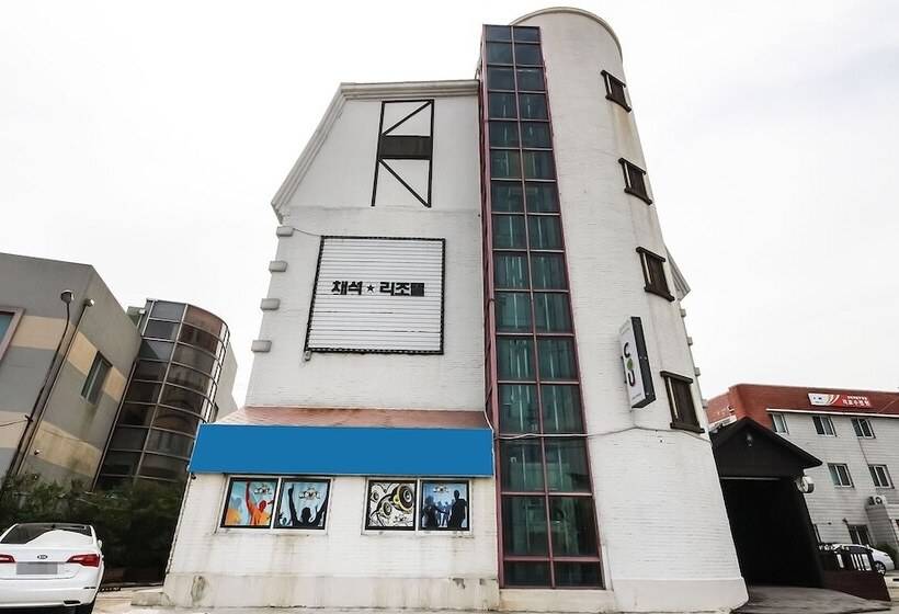 Buan Gyeokpo Chaeseok Resotel Oakville