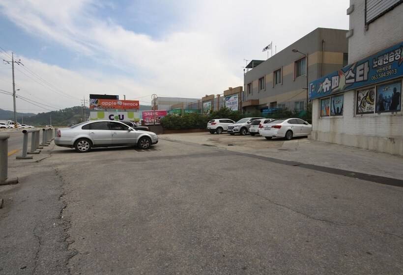 Buan Gyeokpo Chaeseok Resotel Oakville