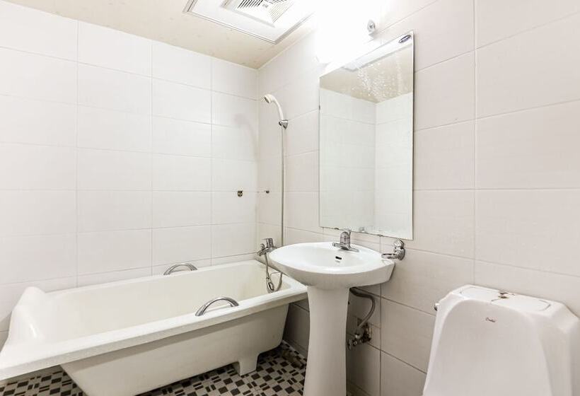 Buan Gyeokpo Chaeseok Resotel Oakville