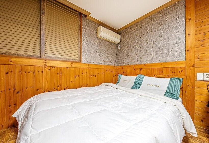 Buan Gyeokpo Chaeseok Resotel Oakville