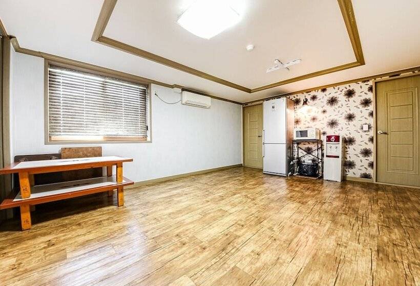 Buan Gyeokpo Chaeseok Resotel Oakville