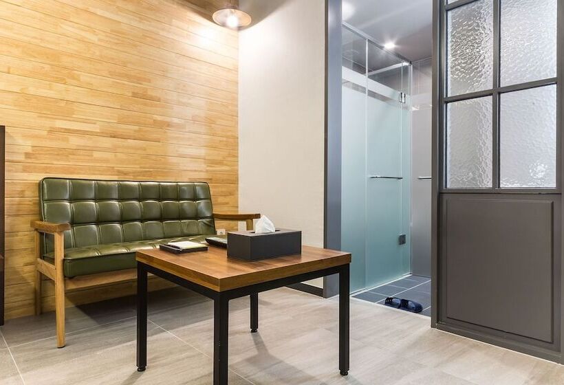 Gimpo Drive In B Faced Hotel Louis