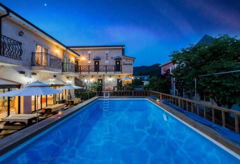 Отель Buan Byeonsanbando Provence Pension