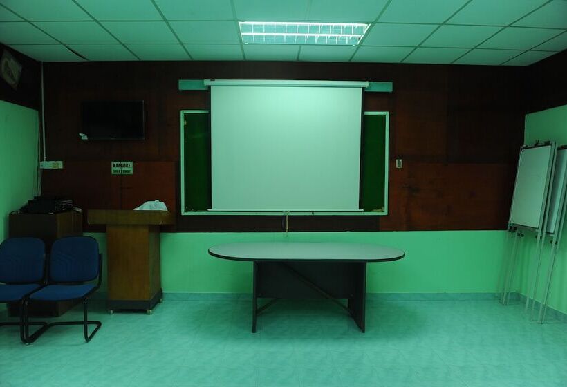 فندق Countryview Recreation Park & Resort