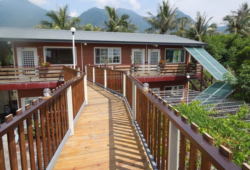 هتل Dulan Red House