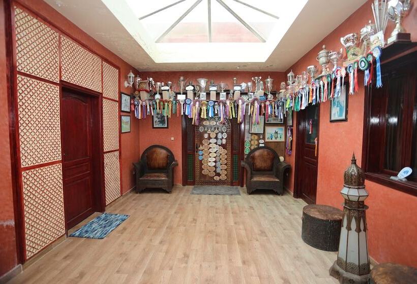 فندق Equi Palace & Spa