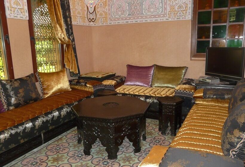 فندق Equi Palace & Spa