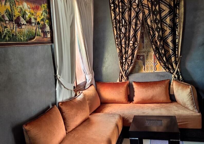 فندق Equi Palace & Spa