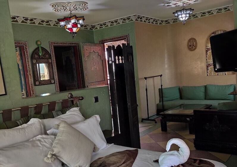 فندق Equi Palace & Spa