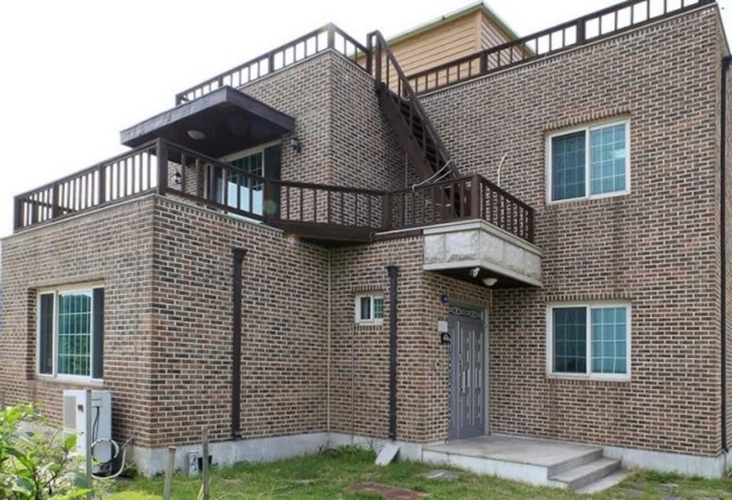 Отель Eulwangri Q House Pension