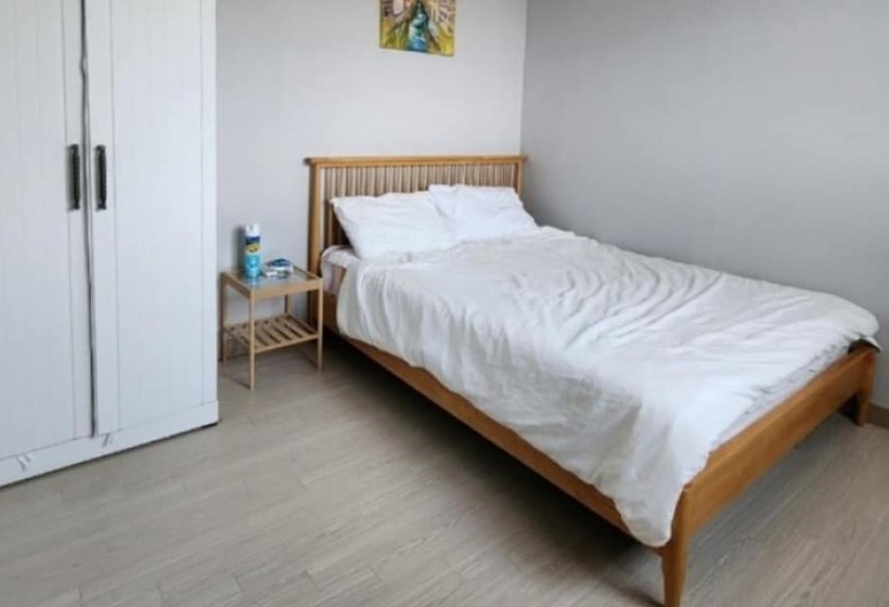 Отель Eulwangri Q House Pension