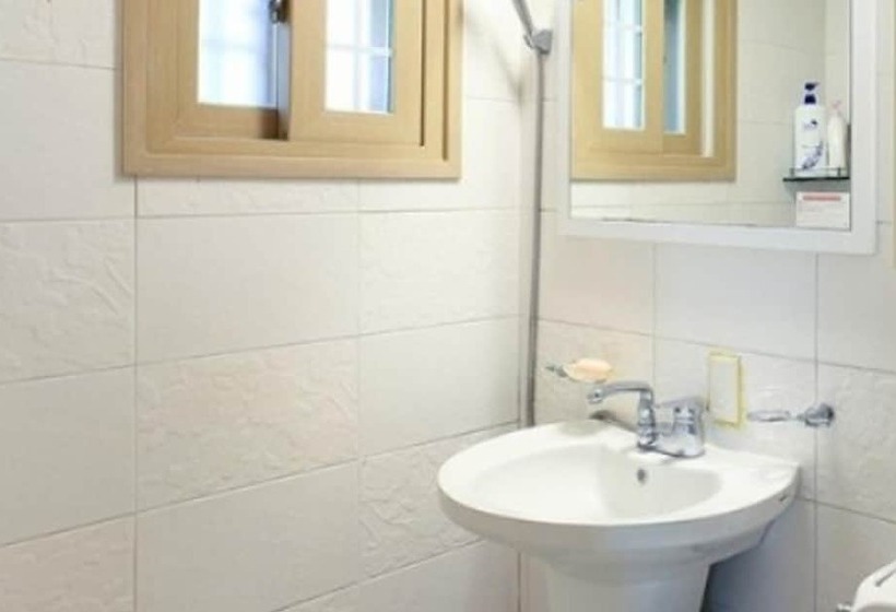 Отель Eulwangri Q House Pension