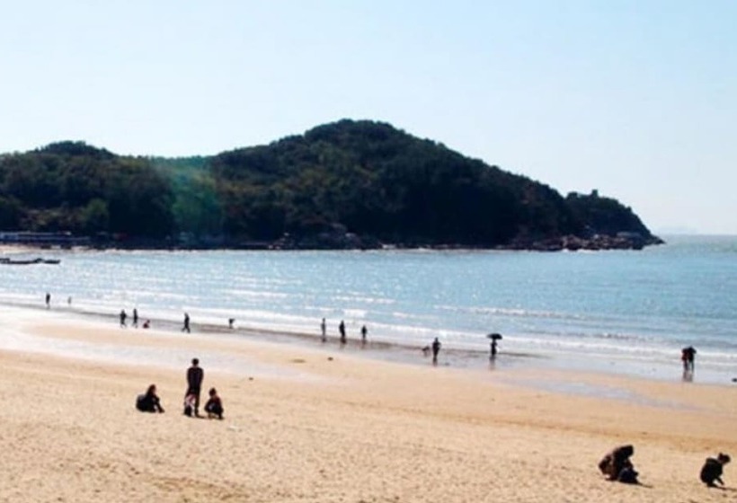 Отель Eulwangri Q House Pension