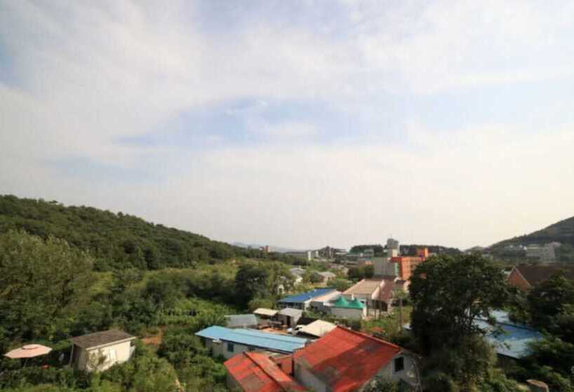 Отель Eulwangri Q House Pension