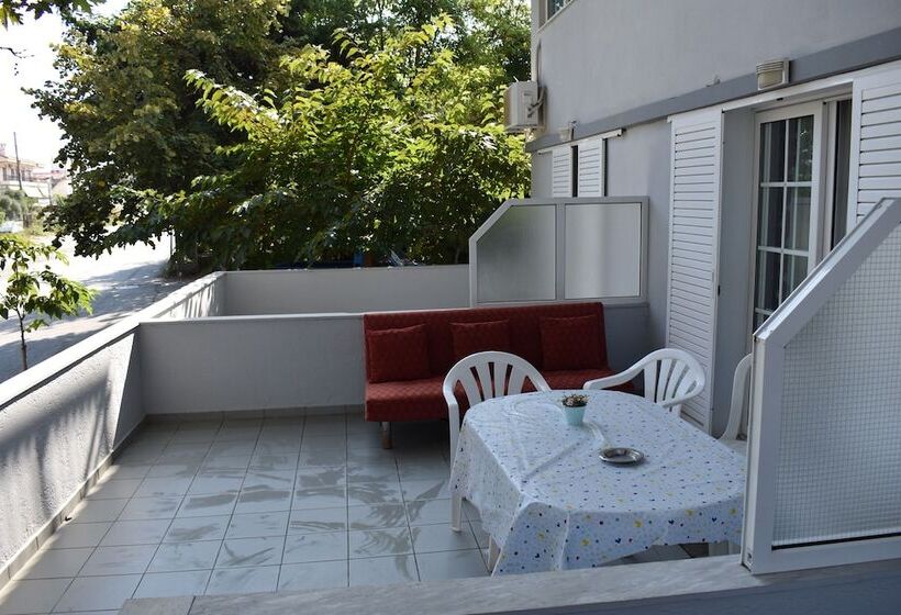 호텔 Galanis Studios And Apartments