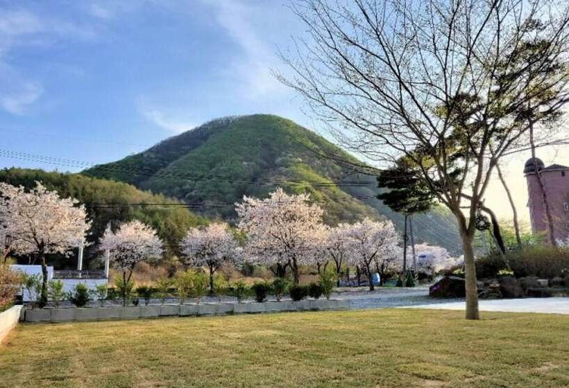 Hotel Geumsan Painting Pension