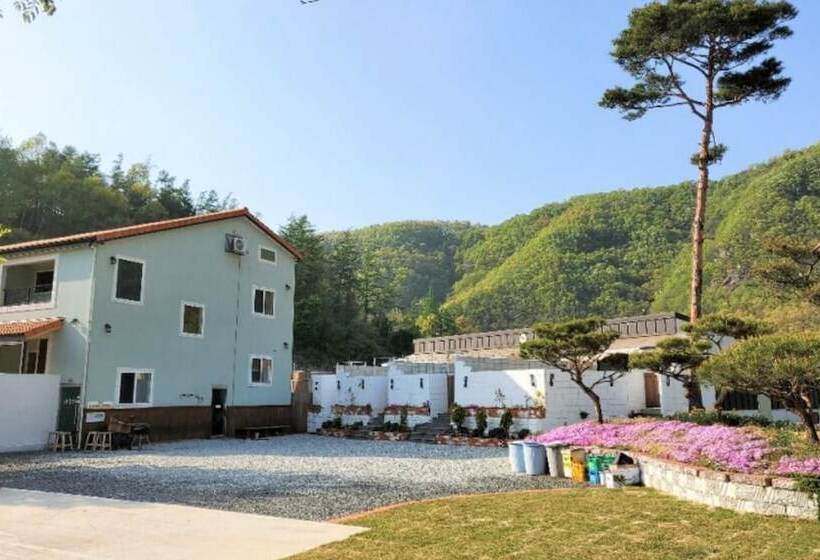 Hotel Geumsan Painting Pension