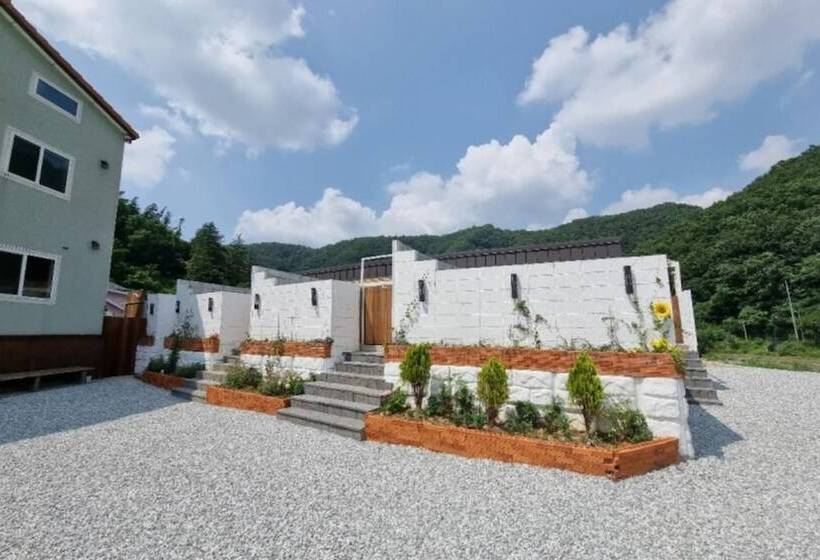 Hotel Geumsan Painting Pension