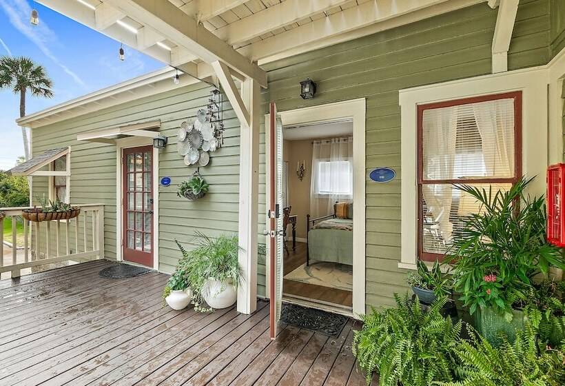 בית מלון כפרי Golden Magnolia Marina Resort