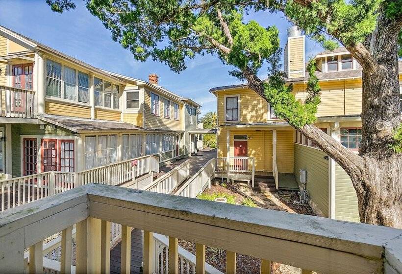 בית מלון כפרי Golden Magnolia Marina Resort