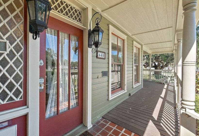 בית מלון כפרי Golden Magnolia Marina Resort