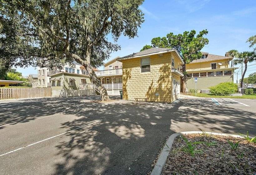 בית מלון כפרי Golden Magnolia Marina Resort