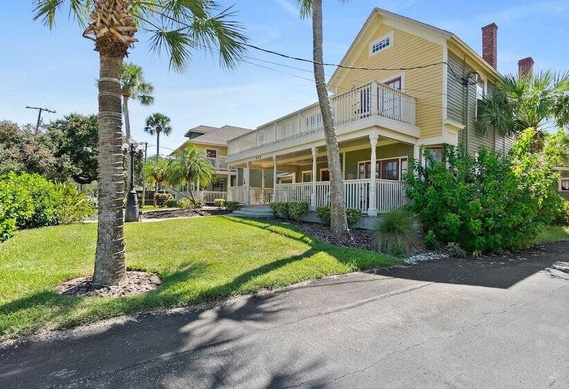 בית מלון כפרי Golden Magnolia Marina Resort