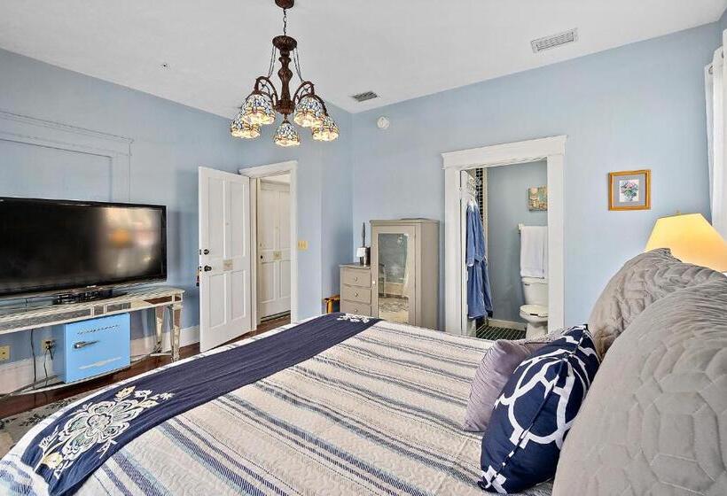 בית מלון כפרי Golden Magnolia Marina Resort