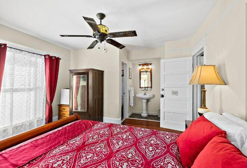 בית מלון כפרי Golden Magnolia Marina Resort