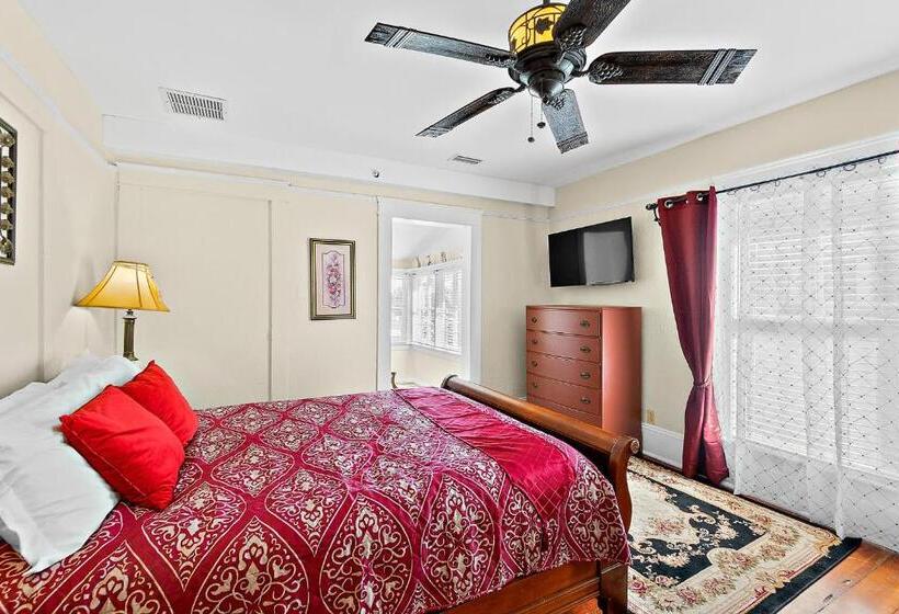 בית מלון כפרי Golden Magnolia Marina Resort