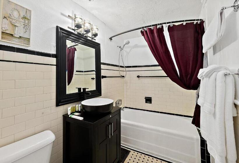 בית מלון כפרי Golden Magnolia Marina Resort