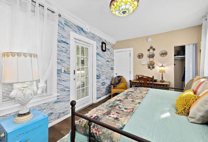 בית מלון כפרי Golden Magnolia Marina Resort