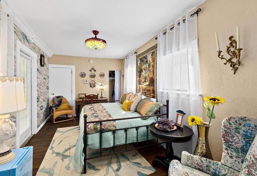 בית מלון כפרי Golden Magnolia Marina Resort