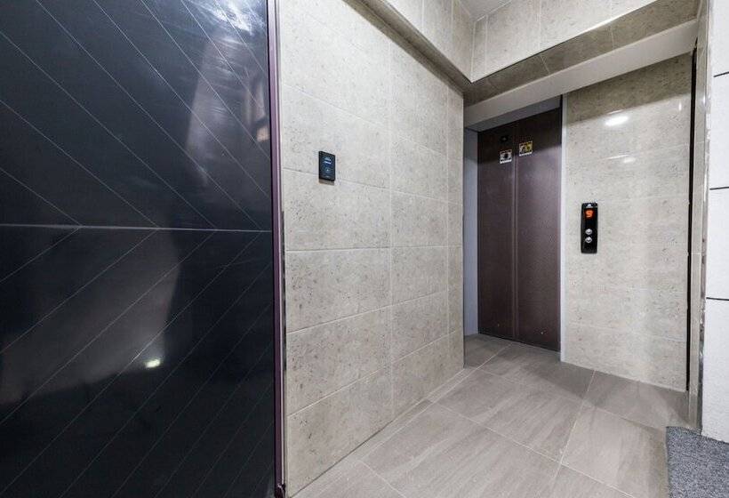 בית מלון כפרי Goyang Bali