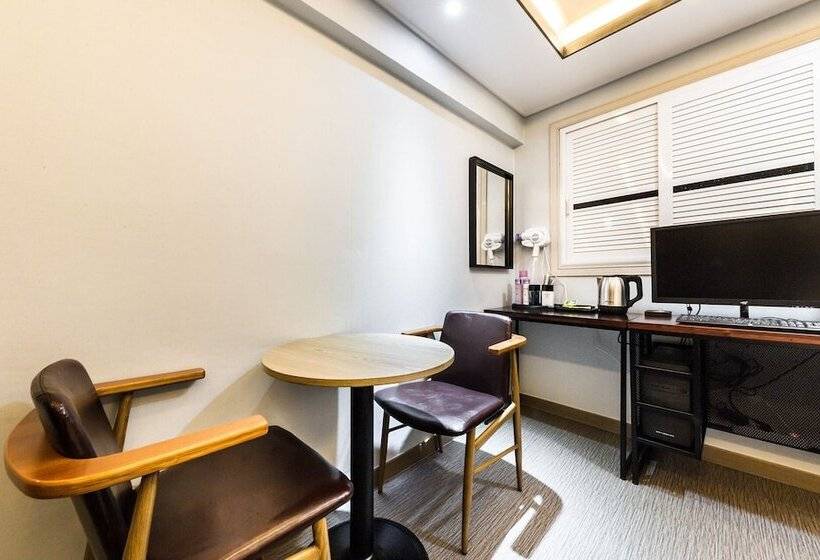 בית מלון כפרי Goyang Bali